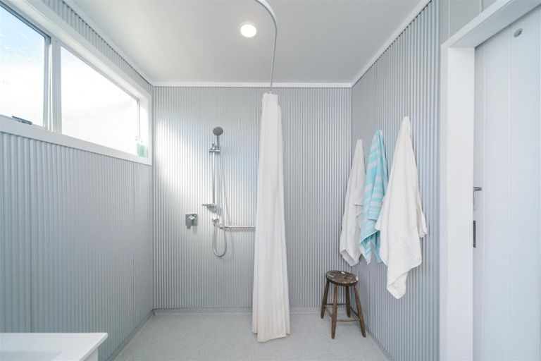 Photo of property in 1946 Parewanui Road, Parewanui, Bulls, 4894