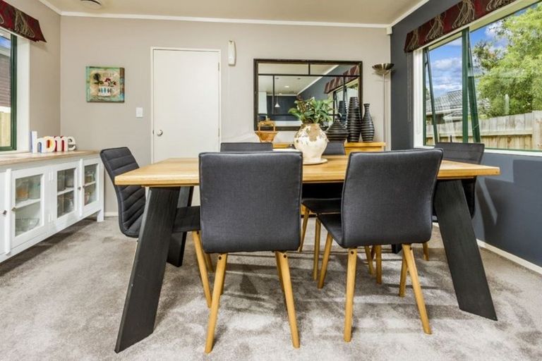 Photo of property in 3/129a Manuka Road, Bayview, Auckland, 0629