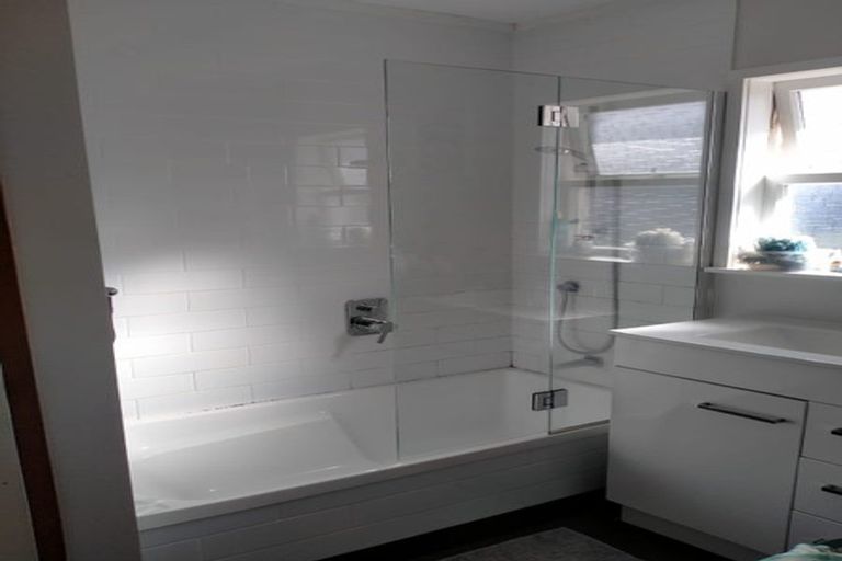 Photo of property in 2/54 Ngataringa Road, Devonport, Auckland, 0624