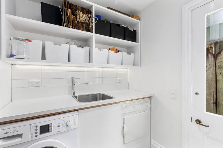 Photo of property in 4 Upton Terrace, Thorndon, Wellington, 6011