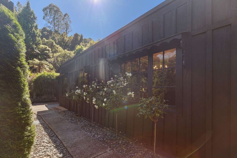 Photo of property in 16 Tombleson Road, Lake Rotoma, Rotorua, 3074