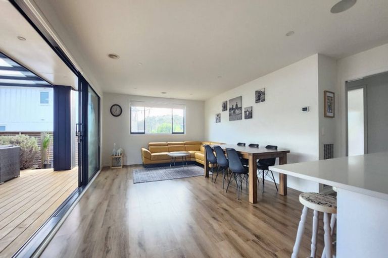 Photo of property in 6 Cartographer Way, Whitby, Porirua, 5024