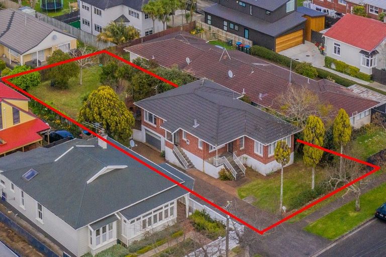 Photo of property in 137 Grey Street, Onehunga, Auckland, 1061