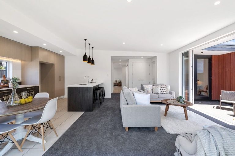 Photo of property in 10 Cashmere Road, Cashmere, Christchurch, 8022