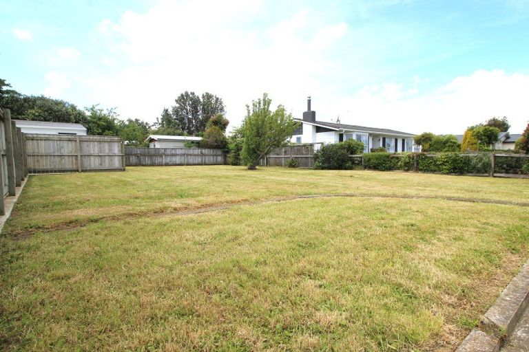 Photo of property in 17 Bowen Street, Woodville, 4920
