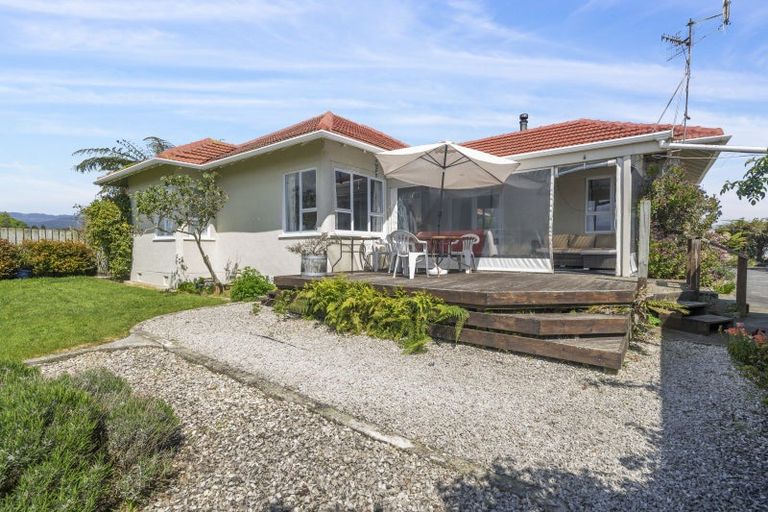 Photo of property in 17 Kimberley Road, Levin, 5571