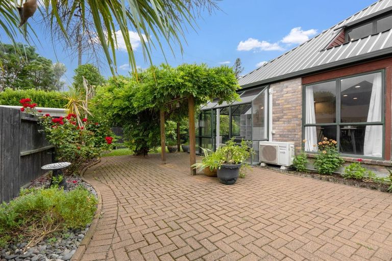 Photo of property in 4 Libra Place, Kawaha Point, Rotorua, 3010