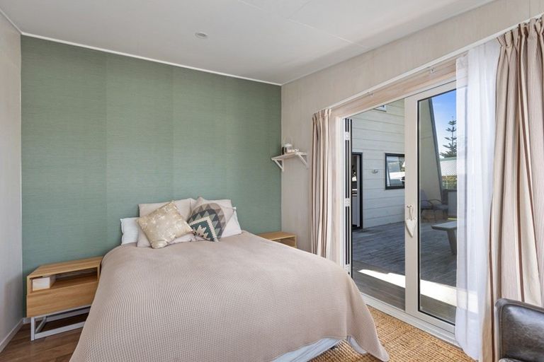 Photo of property in 3 Harapaki Road, Riversdale Beach, Masterton, 5872