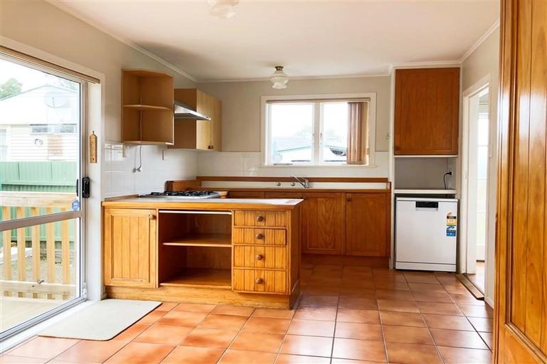 Photo of property in 44 Fairdene Avenue, Henderson, Auckland, 0610