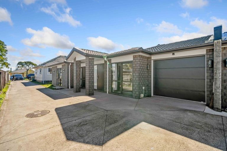 Photo of property in 8a Martin Road, Manurewa, Auckland, 2102