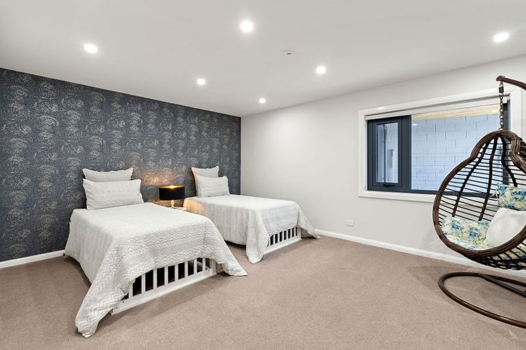 Photo of property in 35 Grumman Lane, Newlands, Wellington, 6037