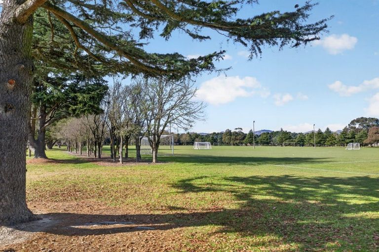 Photo of property in 40 Oakley Crescent, Hornby, Christchurch, 8042