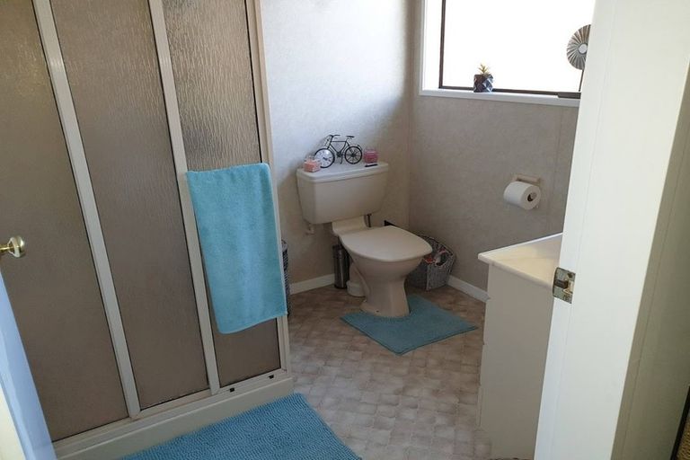 Photo of property in 14 Halladale Road, Papakowhai, Porirua, 5024