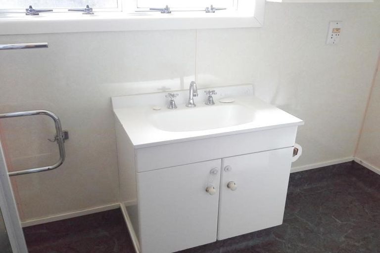 Photo of property in 19 Rawhiti Street, Vogeltown, New Plymouth, 4310