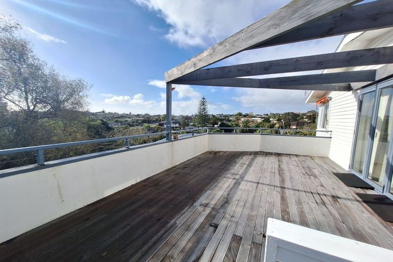 Photo of property in 6 Crichton Terrace, Hauraki, Auckland, 0622