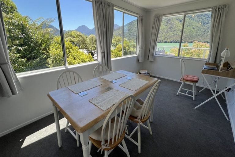 Photo of property in 685 Queen Charlotte Drive, Havelock, Picton, 7281