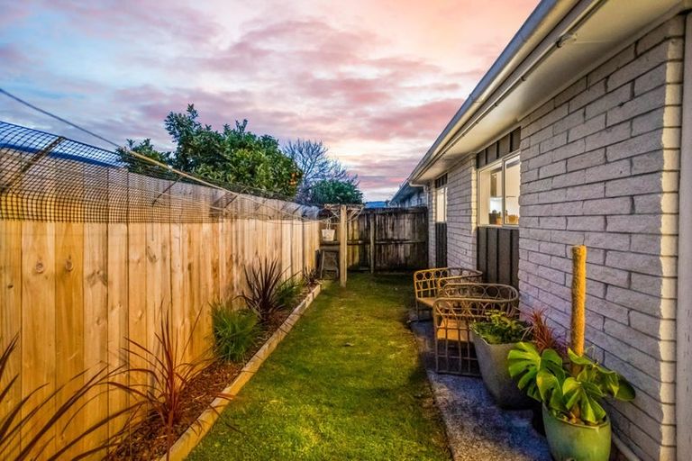 Photo of property in 3/29 Garelja Road, Henderson, Auckland, 0612