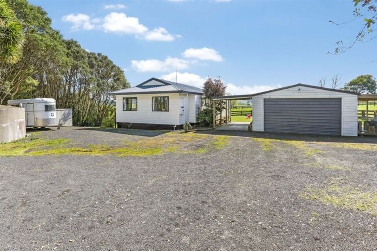 Photo of property in 14 Brewster Road, Pukekawa, Tuakau, 2696