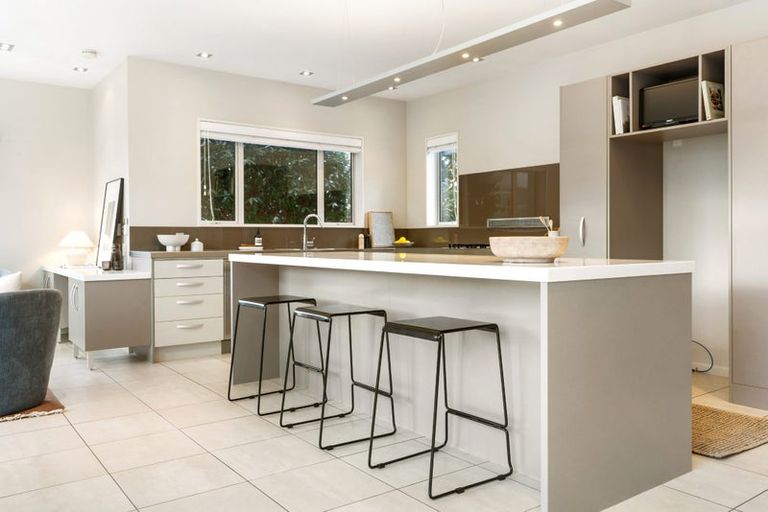 Photo of property in 3 Leabridge Mews, Harewood, Christchurch, 8051