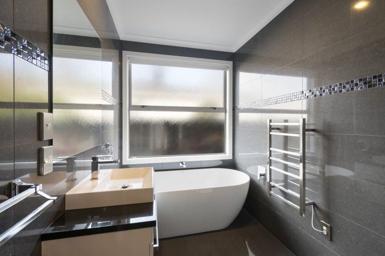 Photo of property in 35 Union Street, Hokowhitu, Palmerston North, 4410