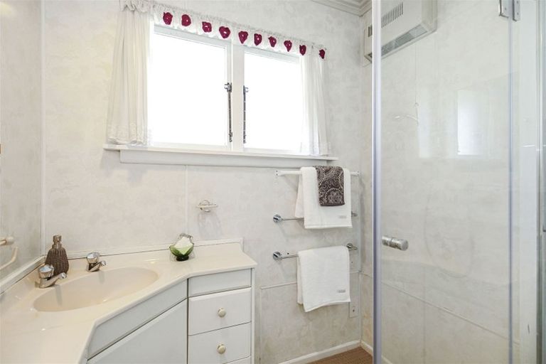 Photo of property in 18 Bond Street, Waltham, Christchurch, 8023