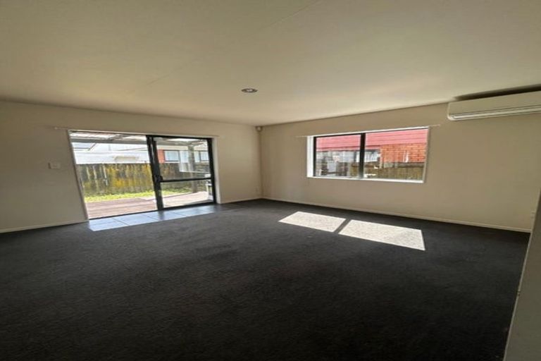 Photo of property in 2/129 Coronation Road, Papatoetoe, Auckland, 2025