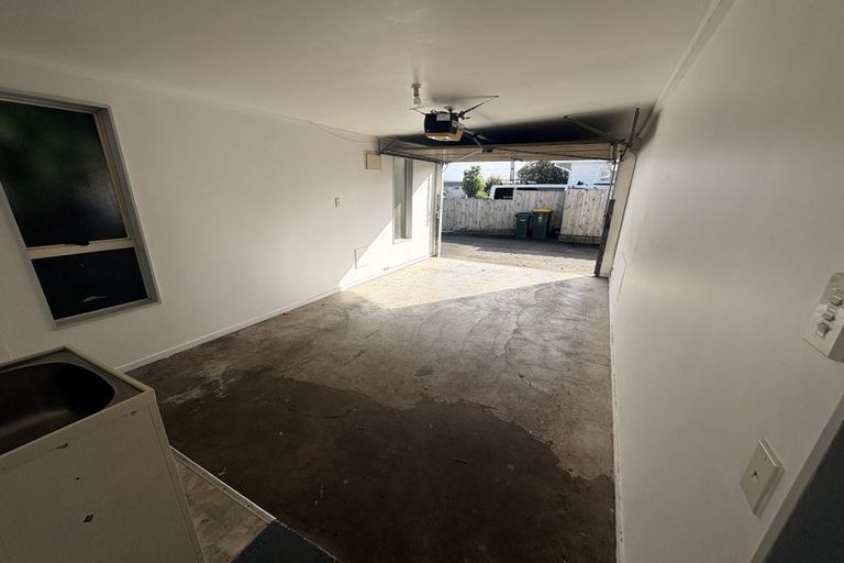 Photo of property in 1/2 Tainui Terrace, Mangere Bridge, Auckland, 2022