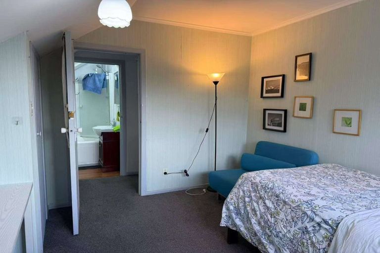 Photo of property in 50 Peter Terrace, Castor Bay, Auckland, 0620