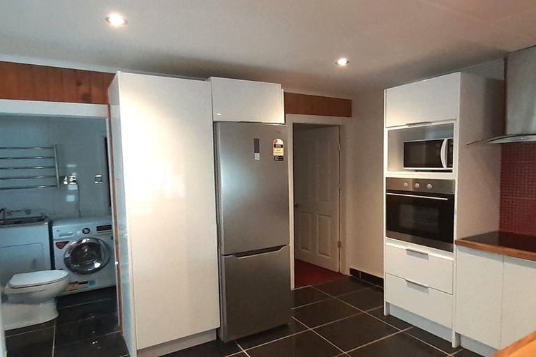 Photo of property in 216 Oriental Parade, Oriental Bay, Wellington, 6011