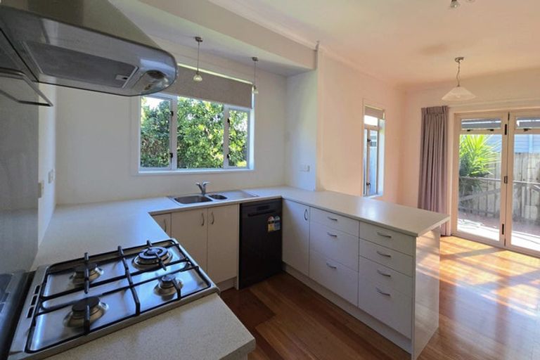 Photo of property in 17 Anzac Avenue, Onekawa, Napier, 4110