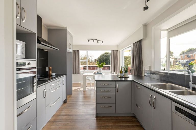 Photo of property in 190 Sandwich Road, St Andrews, Hamilton, 3200