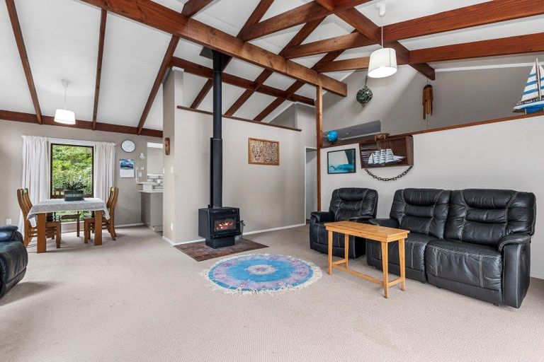 Photo of property in 32 Whangarei Heads Road, Onerahi, Whangarei, 0110