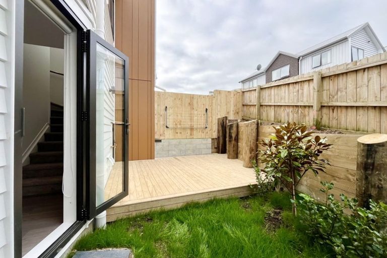 Photo of property in 12b Massine Place, Randwick Park, Auckland, 2105