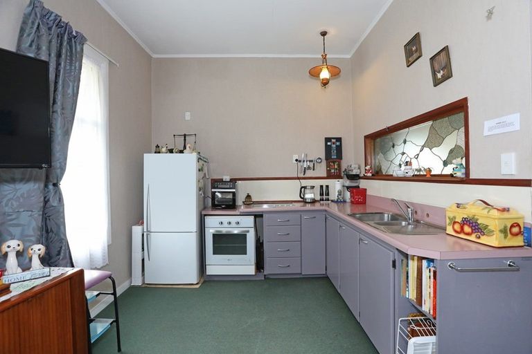 Photo of property in 16 Rira Street, Marton, 4710