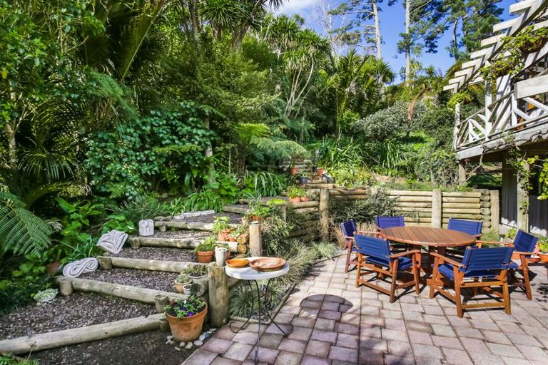 Photo of property in 779a West Coast Road, Oratia, Auckland, 0604
