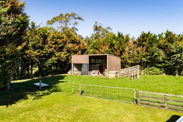 Photo of property in 805 Richmond Road, Lepperton, New Plymouth, 4373