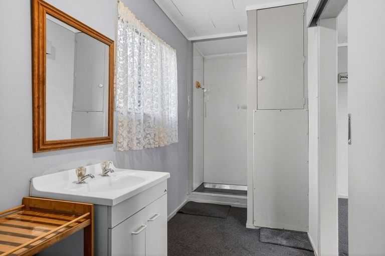 Photo of property in 37 Bruce Road, Glenfield, Auckland, 0629