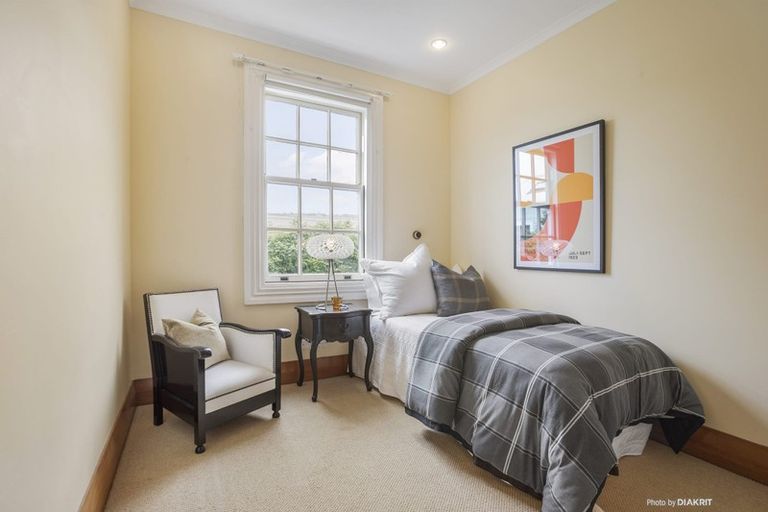 Photo of property in 15 Herald Terrace, Berhampore, Wellington, 6023