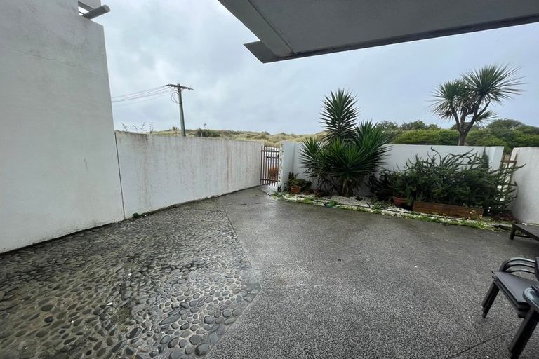 Photo of property in 2/272 Marine Parade, New Brighton, Christchurch, 8061