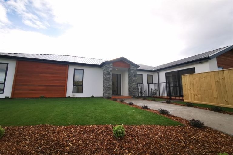 Photo of property in 12 Manakura Street, Avonhead, Christchurch, 8042