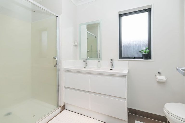 Photo of property in 28 Whitney Place, Rototuna North, Hamilton, 3210