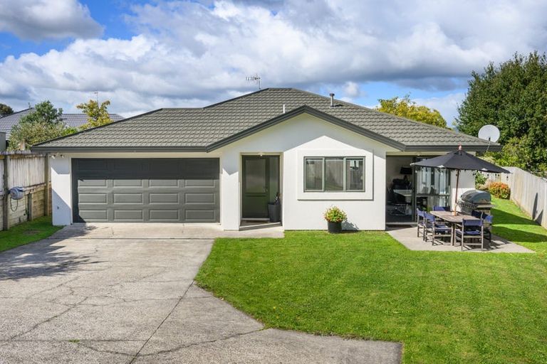 Photo of property in 11 Jordan Way, Kelvin Grove, Palmerston North, 4414