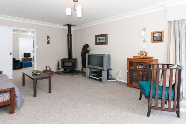 Photo of property in 7 Borrowdace Avenue, Botany Downs, Auckland, 2010