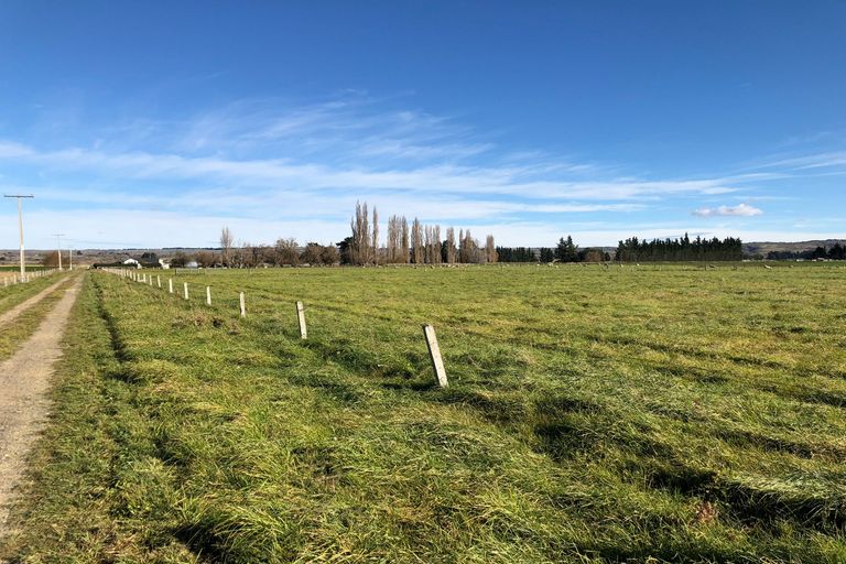 Photo of property in 69 Mchardy Road, Sutton, Middlemarch, 9597