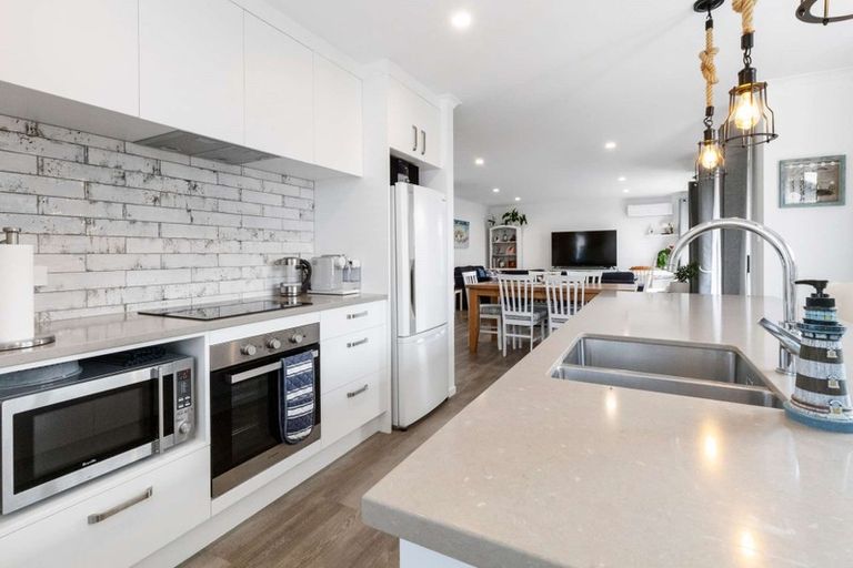 Photo of property in 5 Taffe Crescent, Pyes Pa, Tauranga, 3112