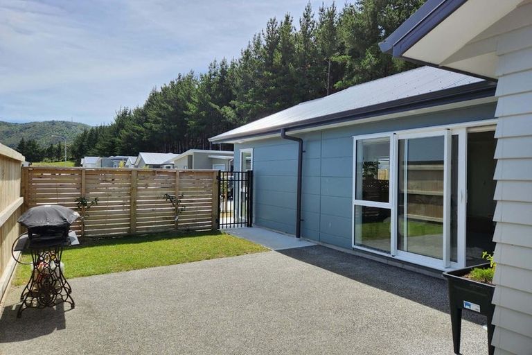 Photo of property in 18 Te Ara O Roimata, Wainuiomata, Lower Hutt, 5014