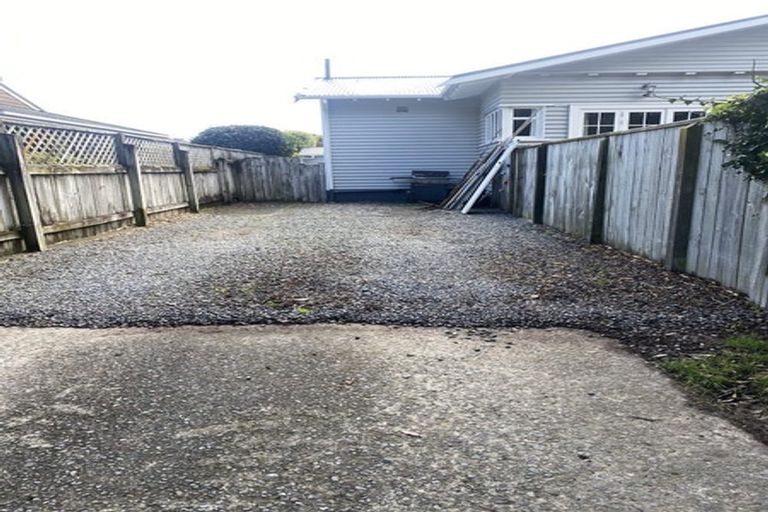 Photo of property in 8 Guthrie Street, Waterloo, Lower Hutt, 5011