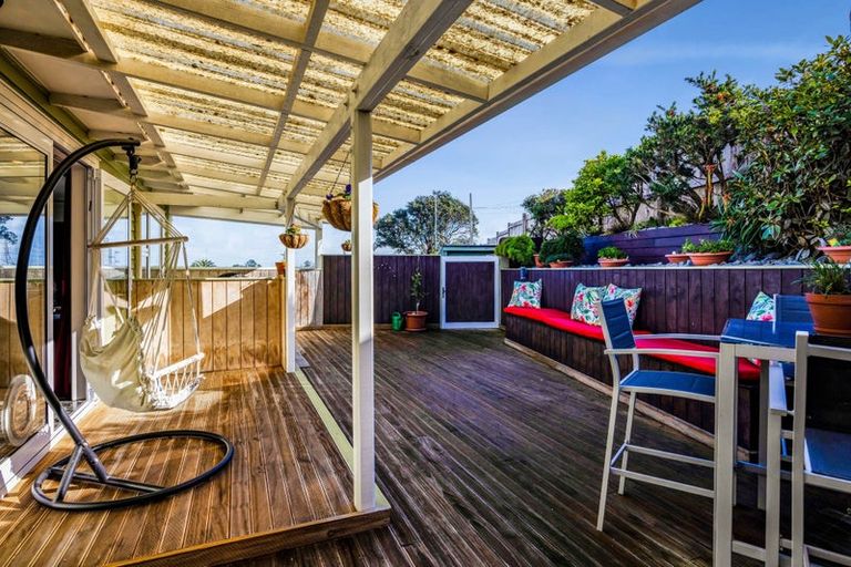 Photo of property in 5 Scott Street, Moturoa, New Plymouth, 4310