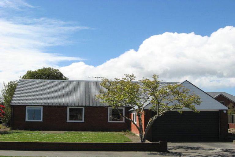 Photo of property in 16 Westburn Terrace, Burnside, Christchurch, 8041