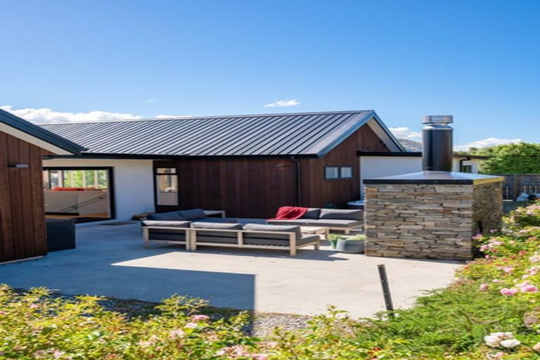 Photo of property in 11 Clutha Place, Wanaka, 9305